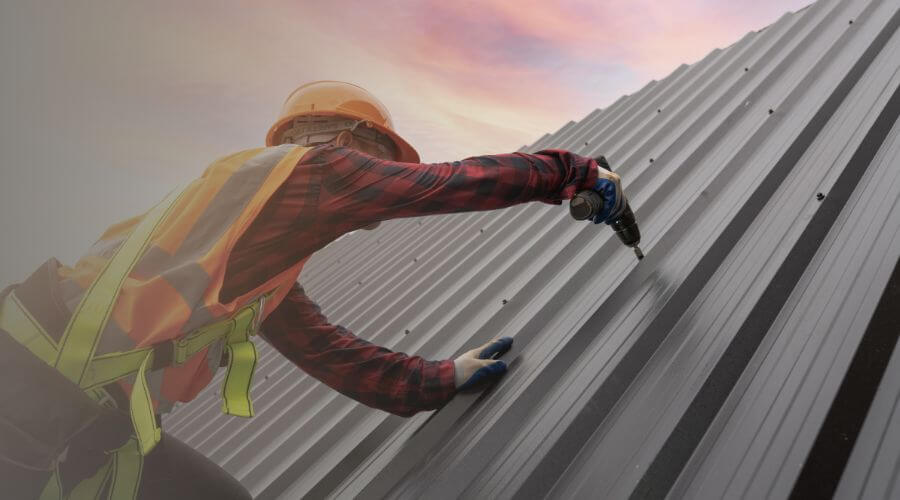 Professional residential roofers in Laura, IL